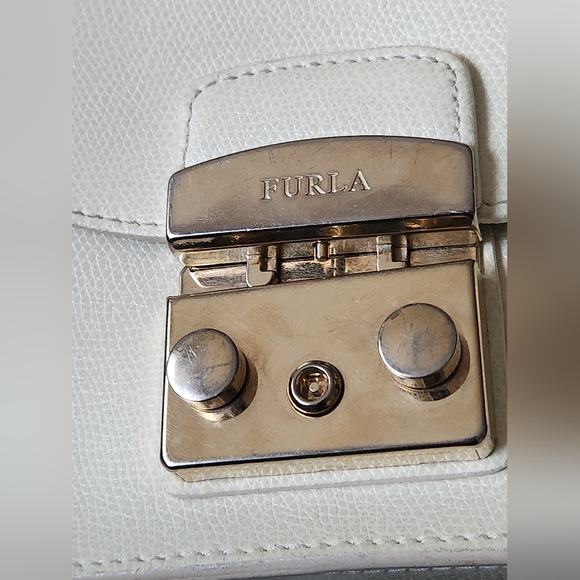 Furla Metropolis Beige Leather Crossbody Bag - Picture 5 of 16